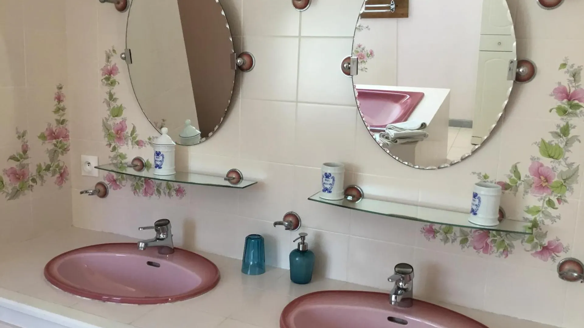 לינה וארוחת בוקר Milhac La Maison Du Bonheur צרפת